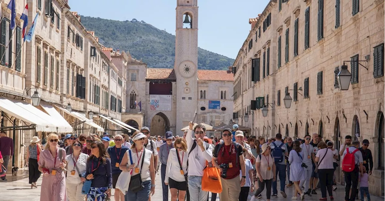 Overtourism, ecco la classifica delle città più affollate da Dubrovnik a Venezia e Marrakech