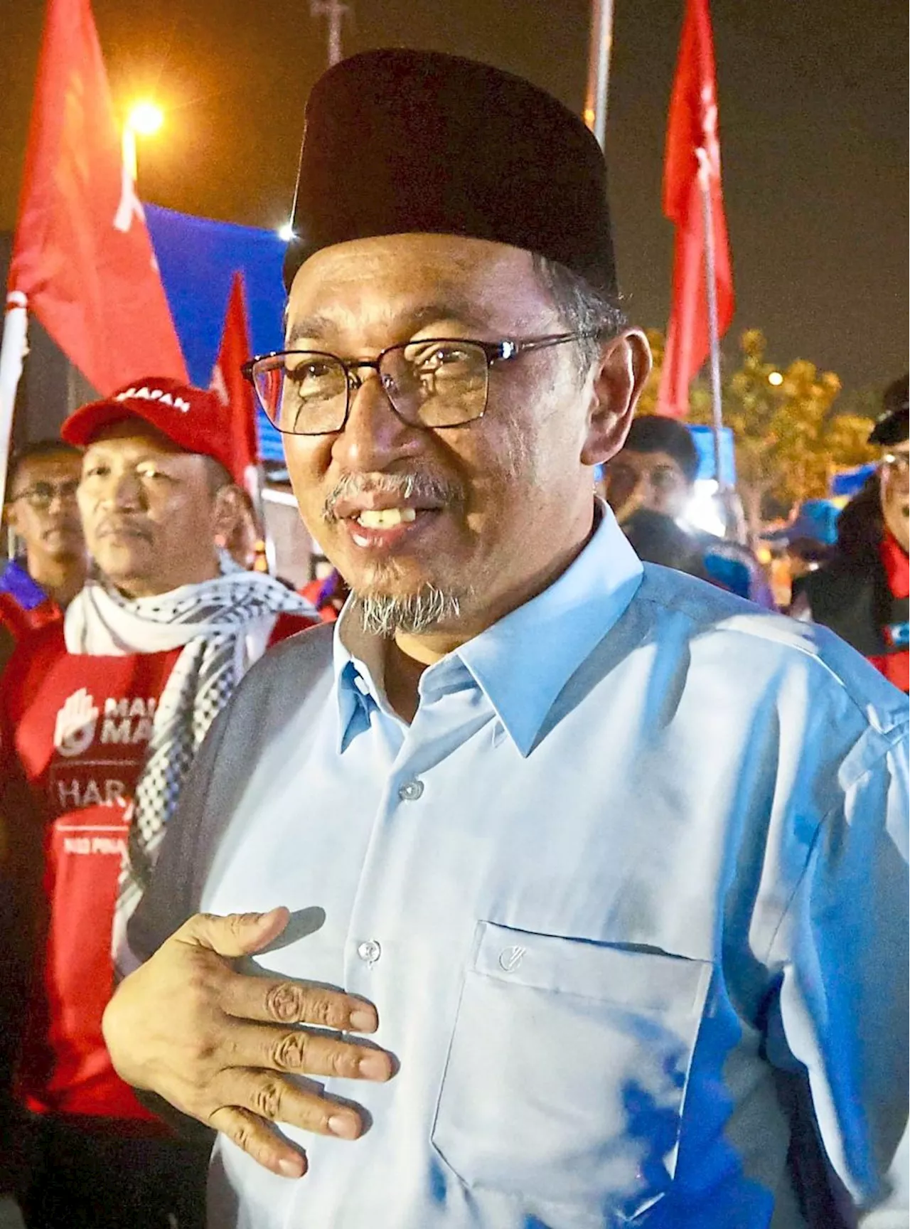 Joohari bent on solving problems in Sungai Bakap