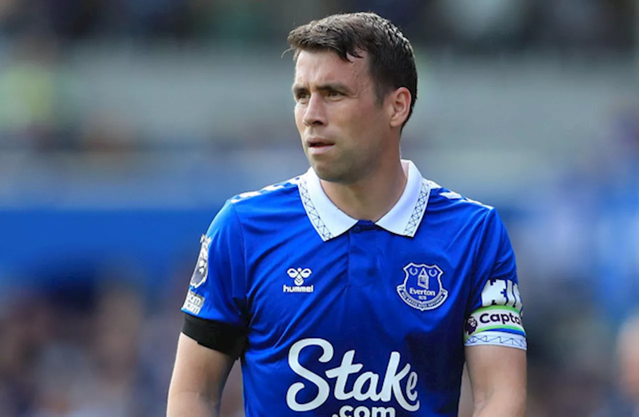 Séamus Coleman signs new one-year deal with Everton