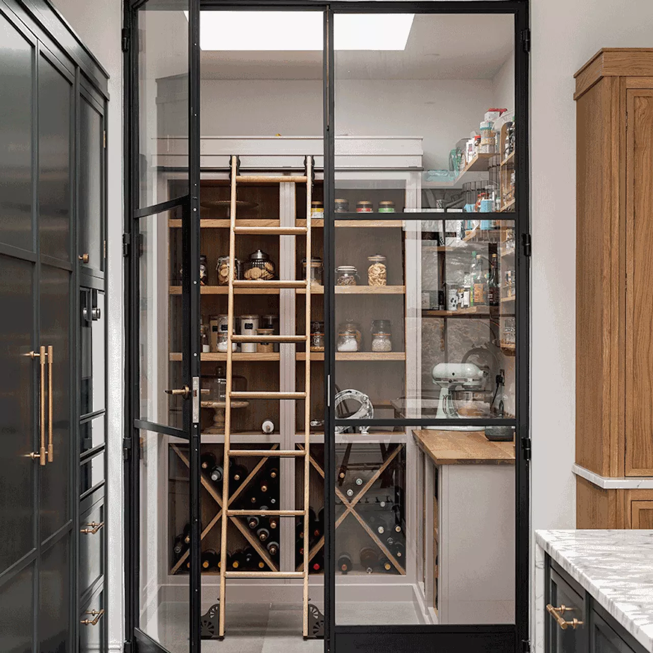 Everyone Is Incorporating A Kitchen Pantry