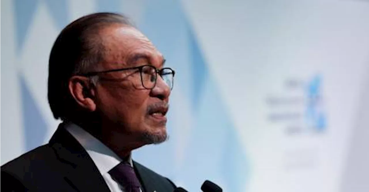 PM Anwar wants civil servants to make paradigm shift to drive country’s growth