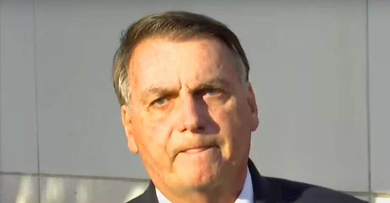 EUA ainda não responderam se Bolsonaro usou cartão falso de vacinação