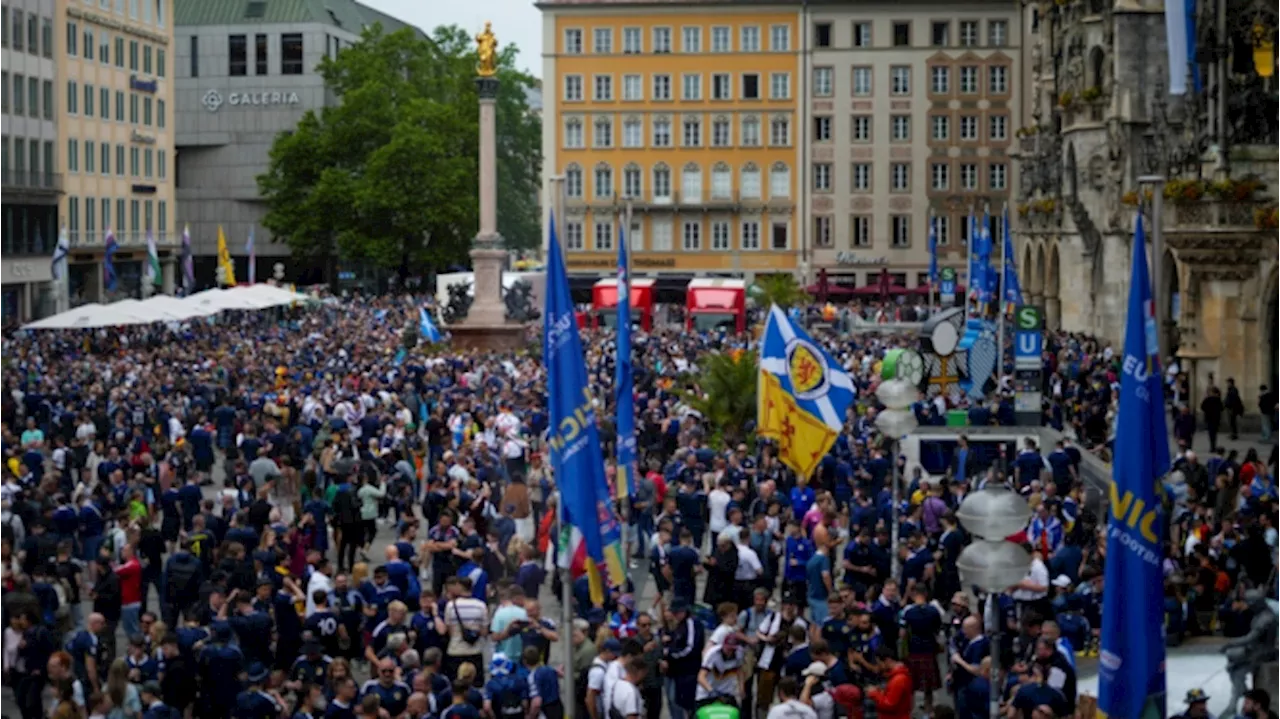 Saking Gila Bola, Pria Ini Kabur dari Istri Demi Nonton Langsung EURO 2024