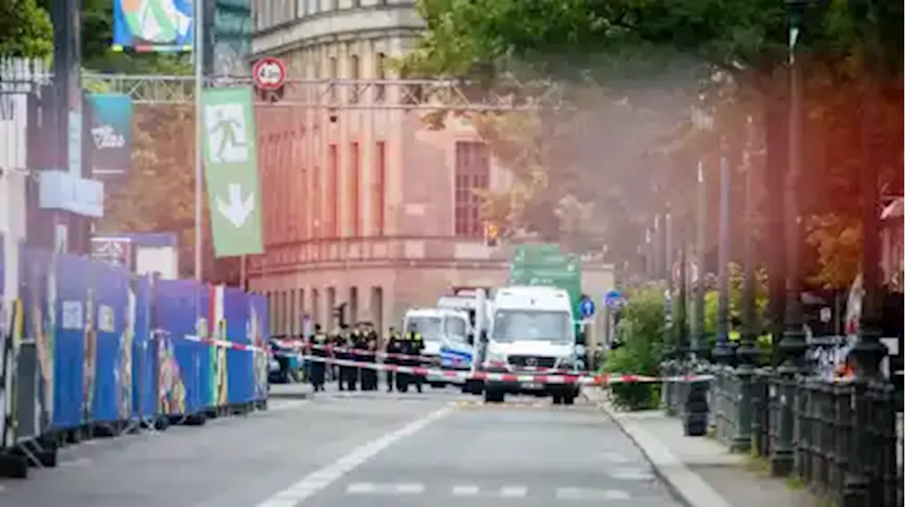 Rucksack an Berliner Fanzone: Polizei gibt Entwarnung