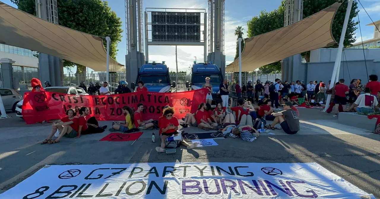 Il 'Contro forum' a Fasano. 'Voi 7, noi 8 miliardi'