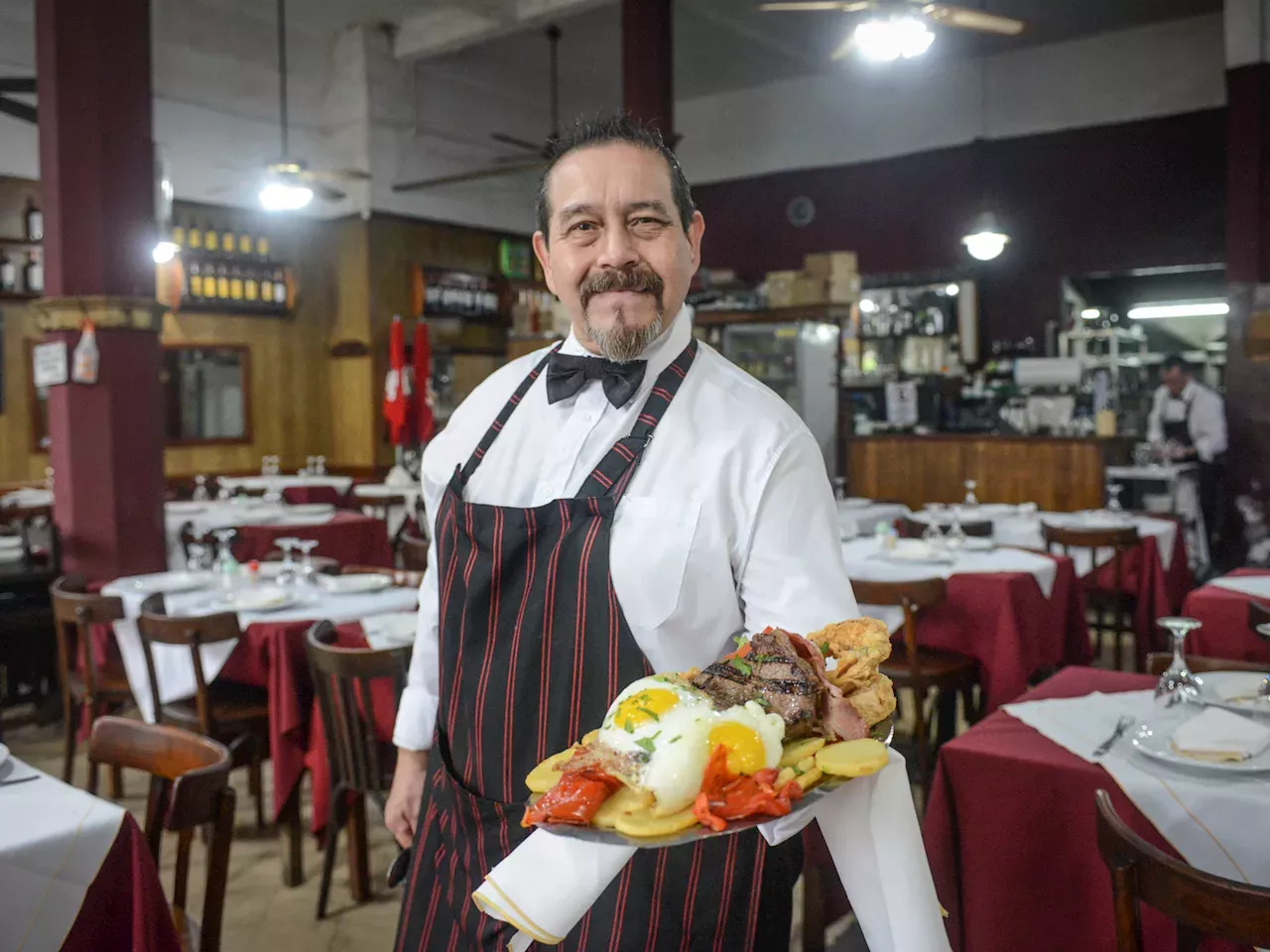 En San Telmo, El Bodegón De 1930 Con Ambiente Y Mozos De 'antes ...