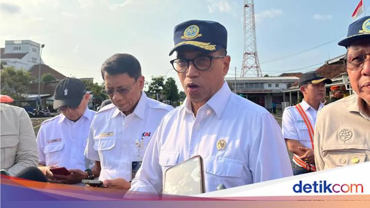 Pantau Stasiun Kereta di Libur Idul Adha, Menhub Sebut 88% Tiket Terjual