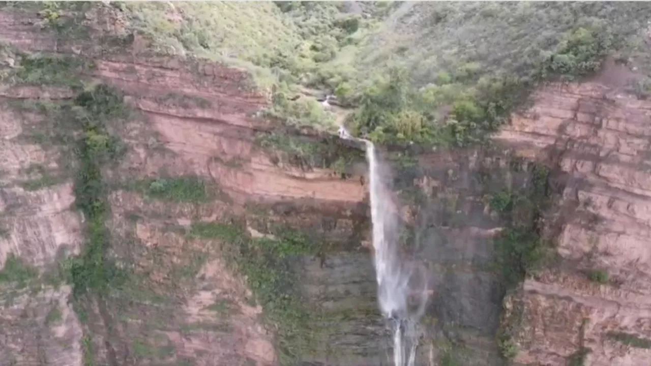 Esta es la cascada en Santander en donde el agua 'cae hacia arriba'