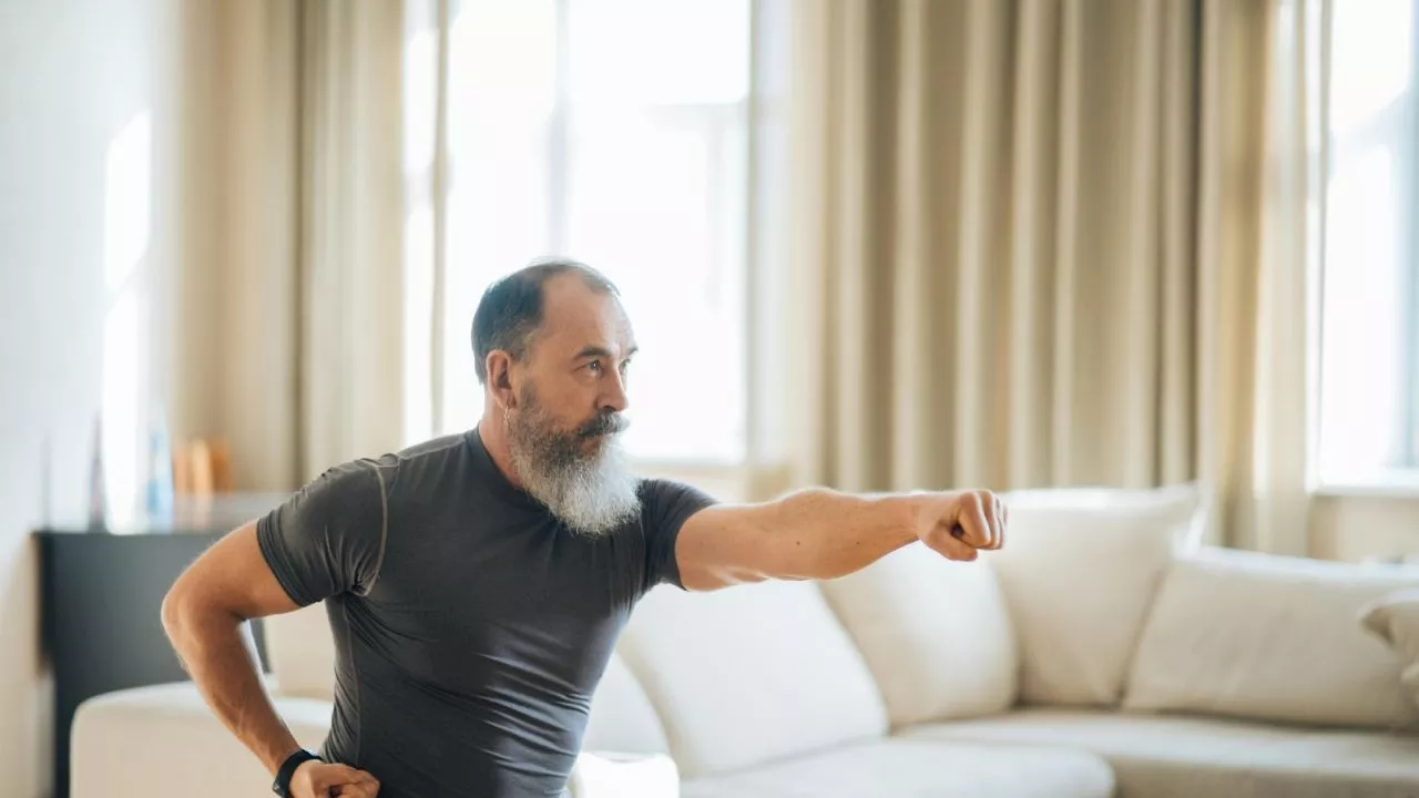 Caminata en casa: en menos de 10 minutos tendrás energía todo el día y lograrás bajar de peso de forma fácil