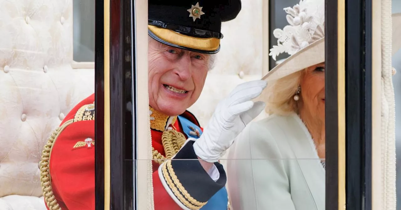 Trooping the Colour: Charles bricht wegen Krebserkrankung bei Parade Tradition