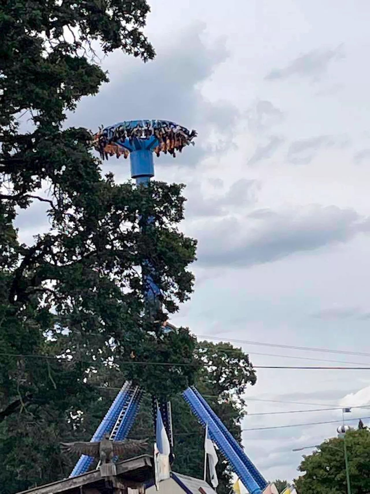 Crews rescue 28 people trapped upside down high on Oregon amusement park ride