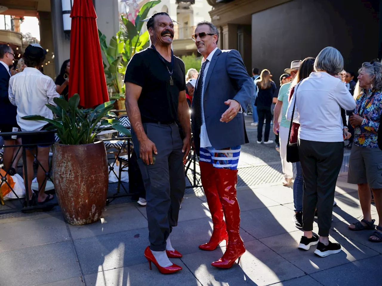 Silicon Valley guys make their point by wearing heels for the YWCA