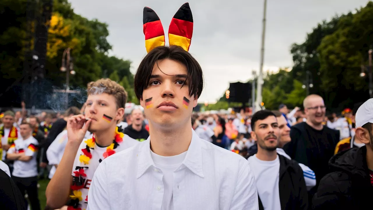 Bierpreise auf der Berliner Fanmeile: „Absolute Frechheit“