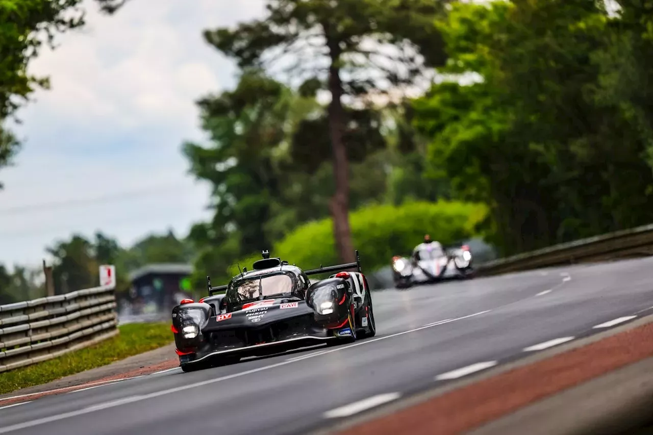 Le Mans 24 Hours Kubica Tops Warm Up Toyotas De Vries Crashes