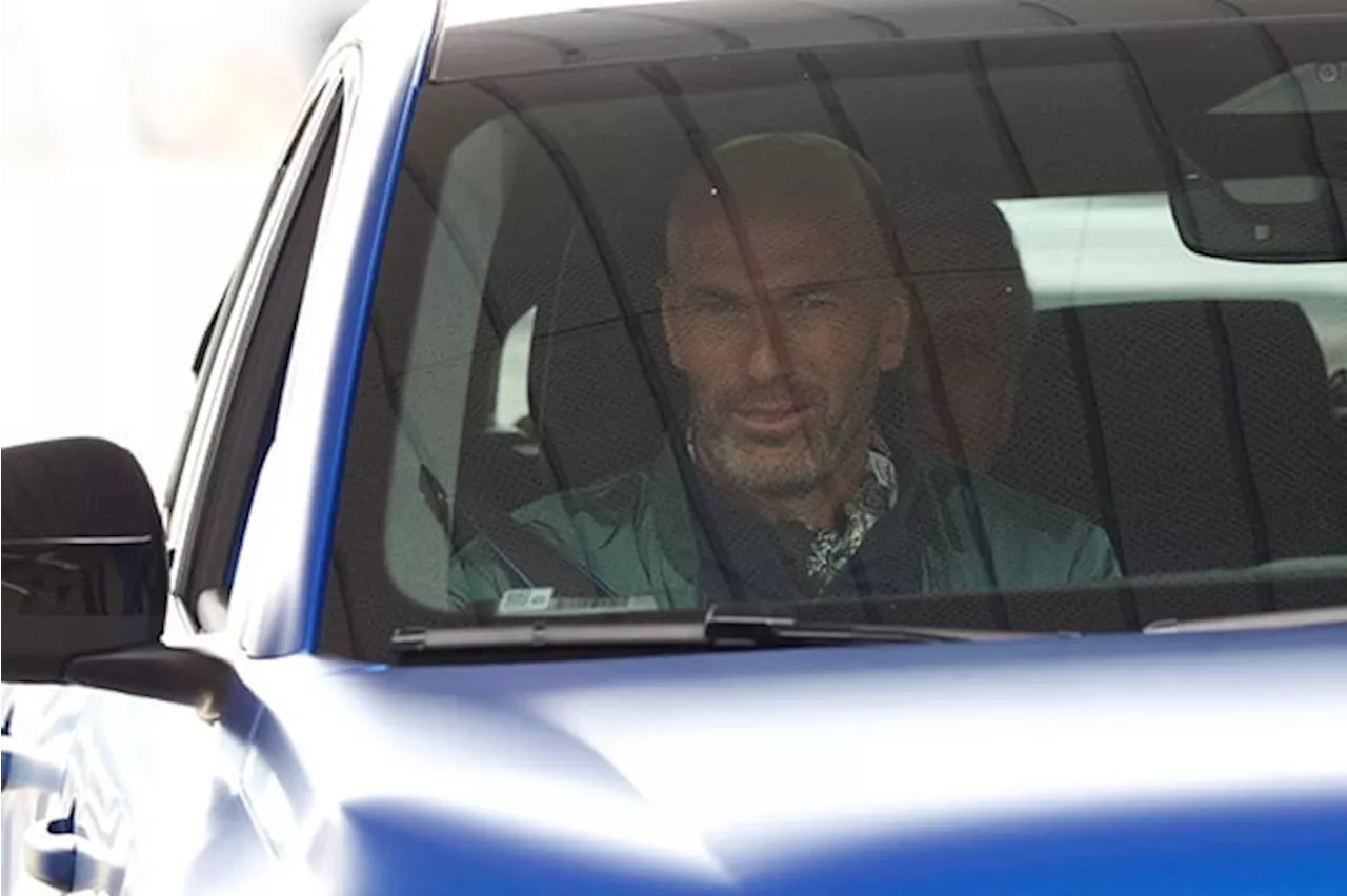 Football great Zidane kicks off Le Mans 24 Hours