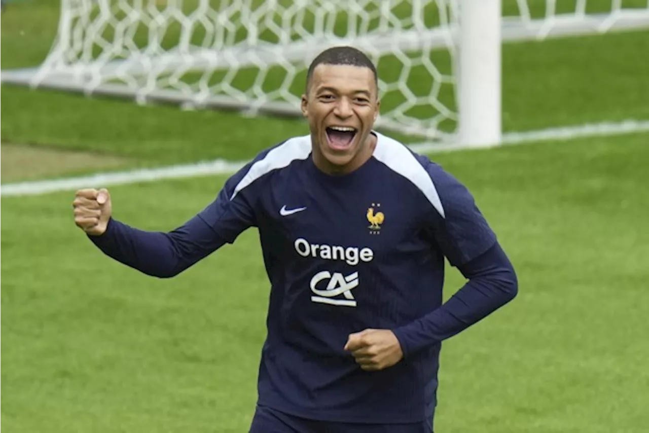 Kylian Mbappé omarmt favorietenrol Frankrijk op EK: “We gaan ons niet verstoppen”