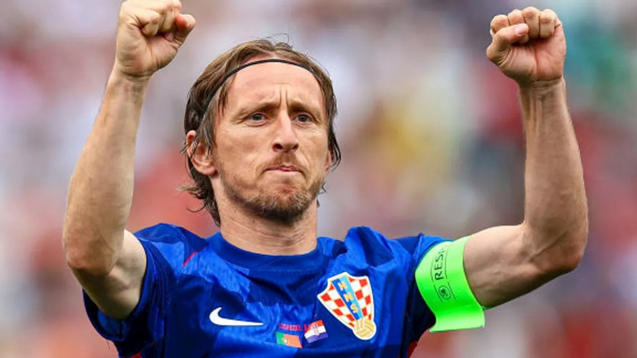 Modric, Kroatische volksheld van 38 jaar: 'Mijn leeftijd, mijn leeftijd, ik ben het zat'