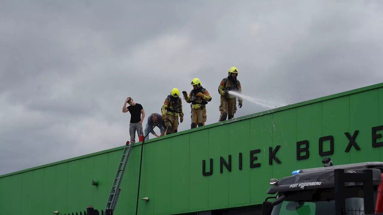 112-nieuws: 2 chalets in brand op vakantiepark • brand op dak van loods