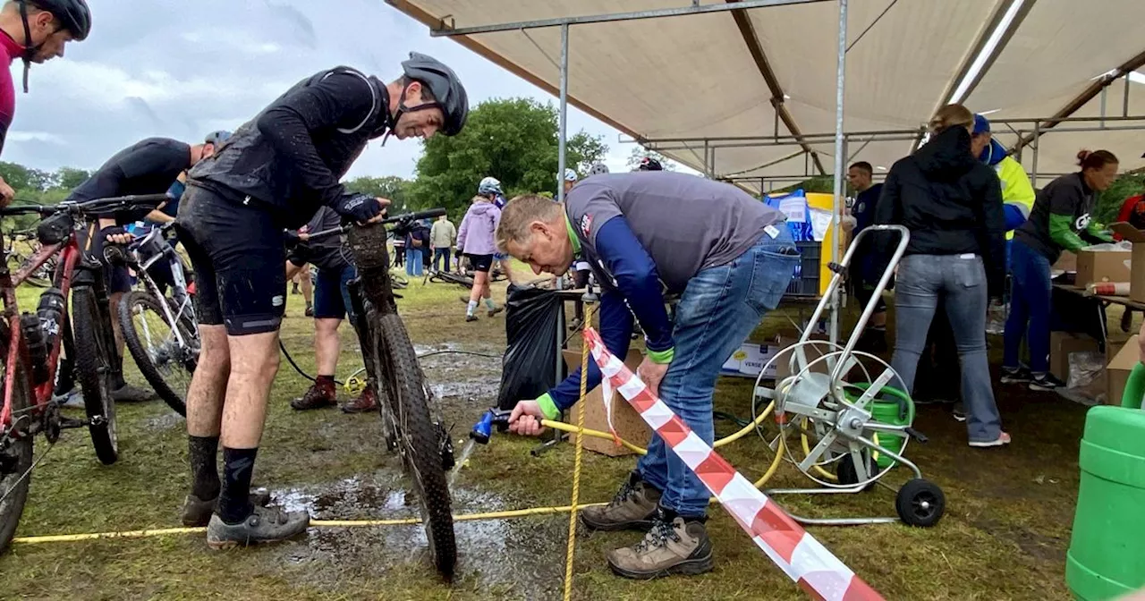 Veel modder en topdrukte tijdens de Bartje 200