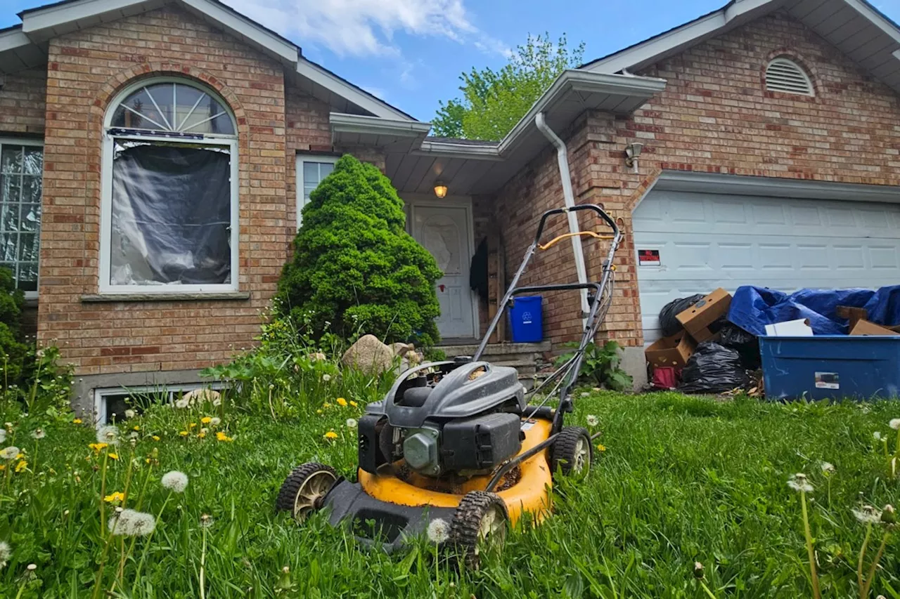 Alleged squatters stop new Ontario homeowner from moving in