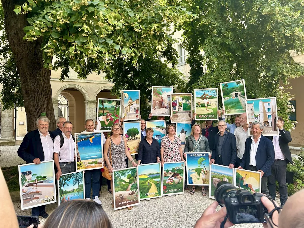 La Rochelle : « A deux pas de chez vous », Doz expose ses affiches touristiques stylisées