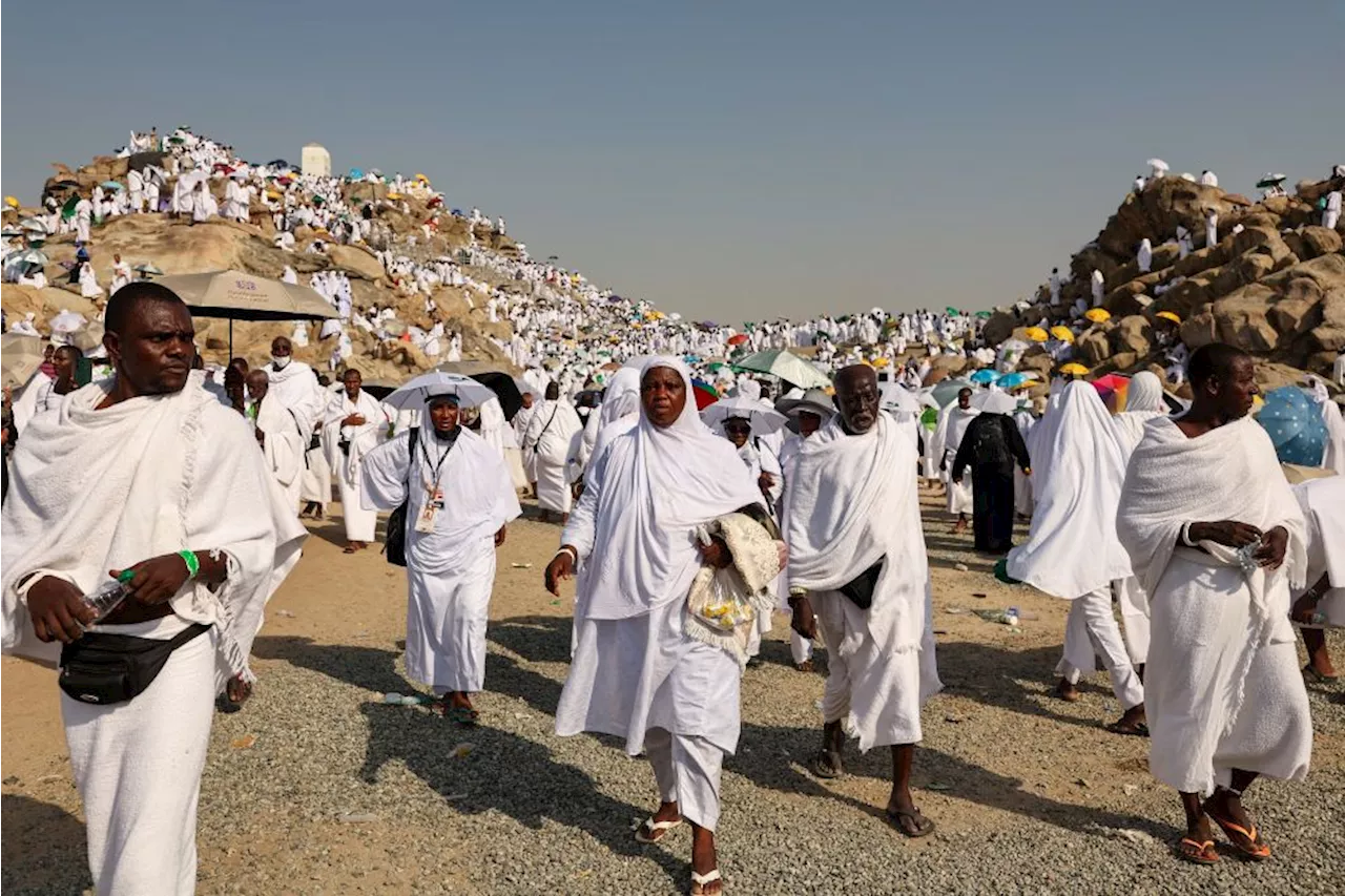 Lebih 1.5 juta umat Islam berhimpun di Arafah