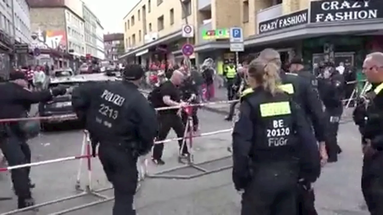 Abatido a tiros un hombre con un pico y una bomba incendiaria que amenazaba a los aficionados en la Eurocopa