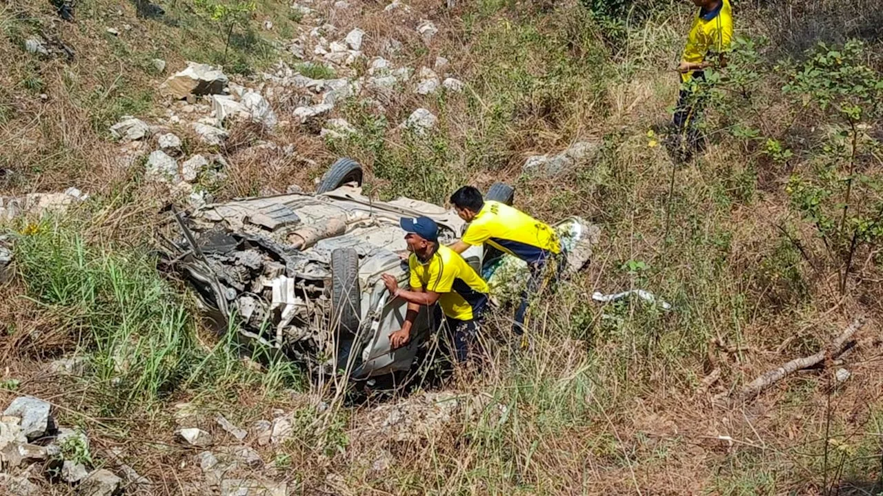 उत्तराखंड में लगातार दूसरे दिन सड़क हादसा, पौड़ी गढ़वाल में खाई में गिरी कार, 10 घायल