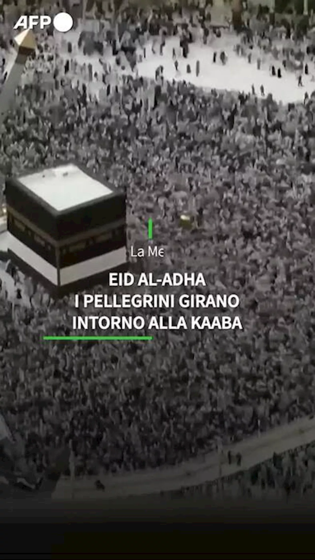 Eid al-Adha, i pellegrini compiono il Tawaf alla Kaaba