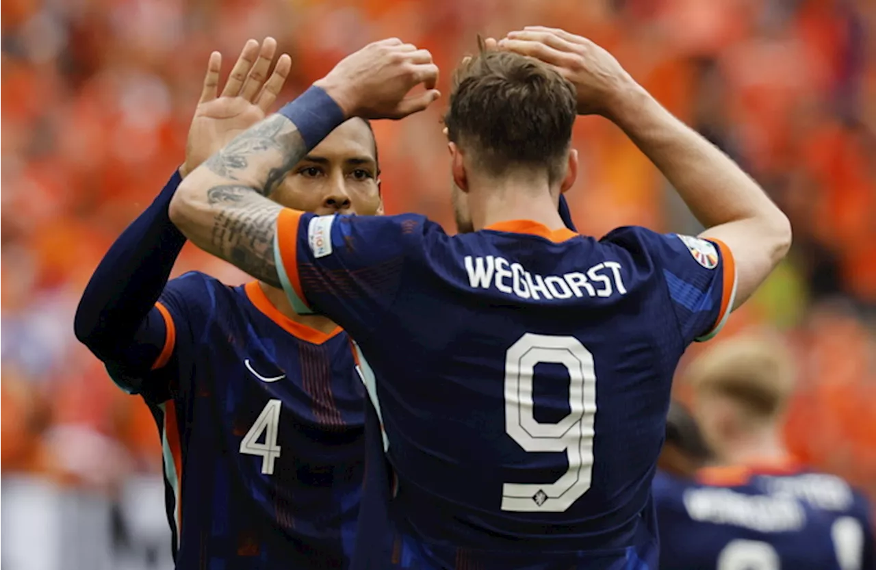 Wout Weghorst festeggia dopo aver segnato il gol