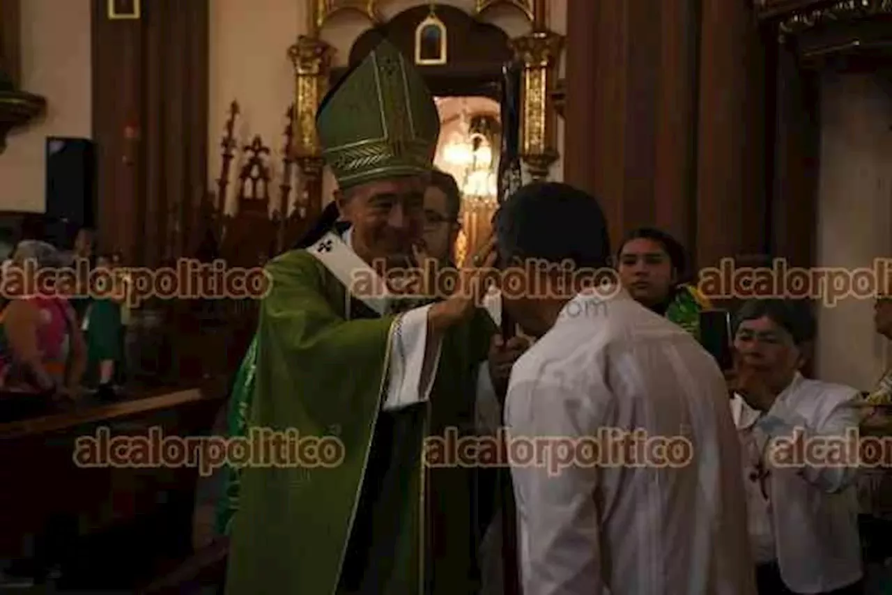 Arzobispo ofrece Eucaristía a los padres de familia, vivos y muertos ...