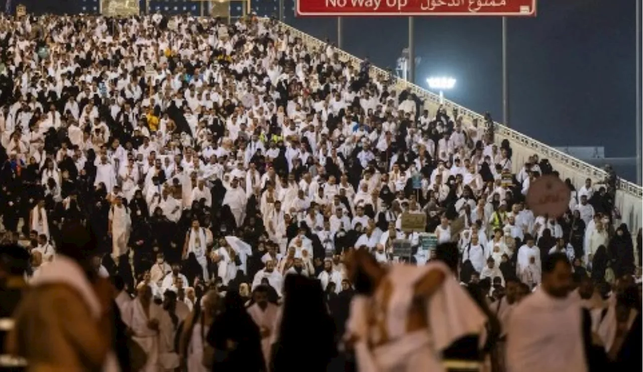 بالصور.. مشعر منى يستقبل الحجاج لرمي جمرة العقبة