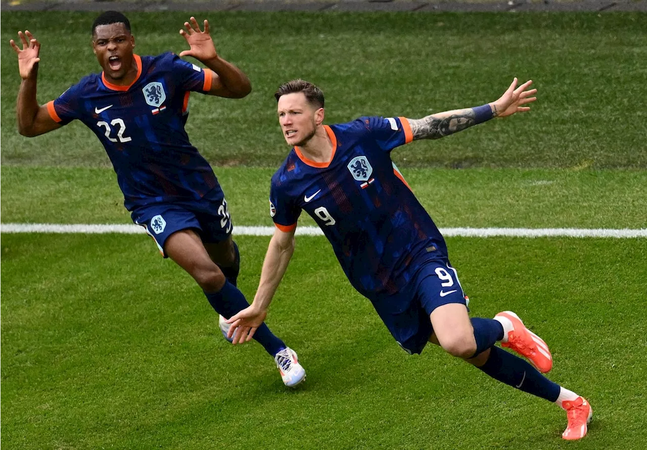 Wout Weghorst’s gives Netherlands late 2-1 win over Poland