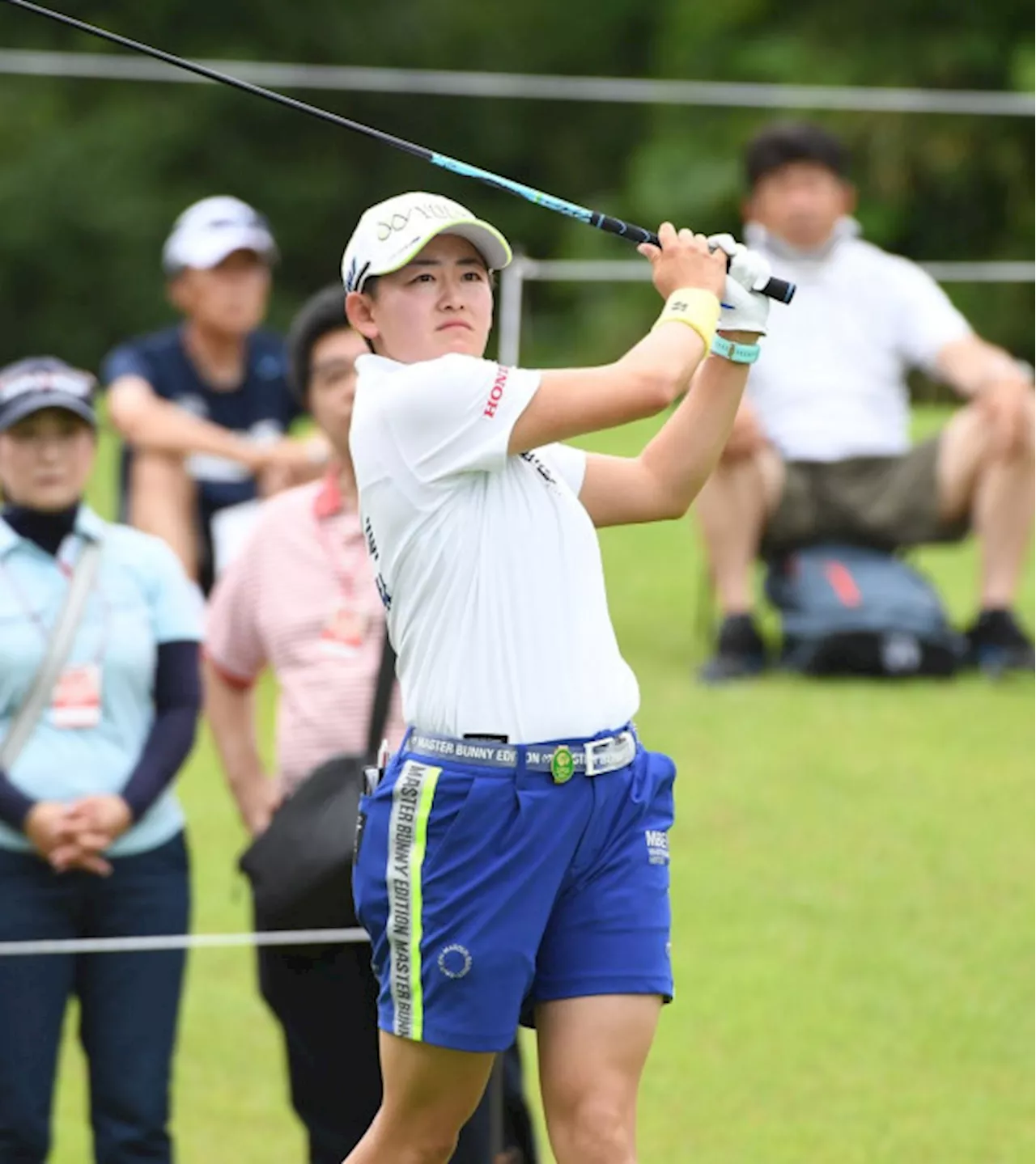 岩井明愛が逆転Ｖで父の日を祝う １カ月前の母の日は妹・千怜が優勝 女子ゴルフ