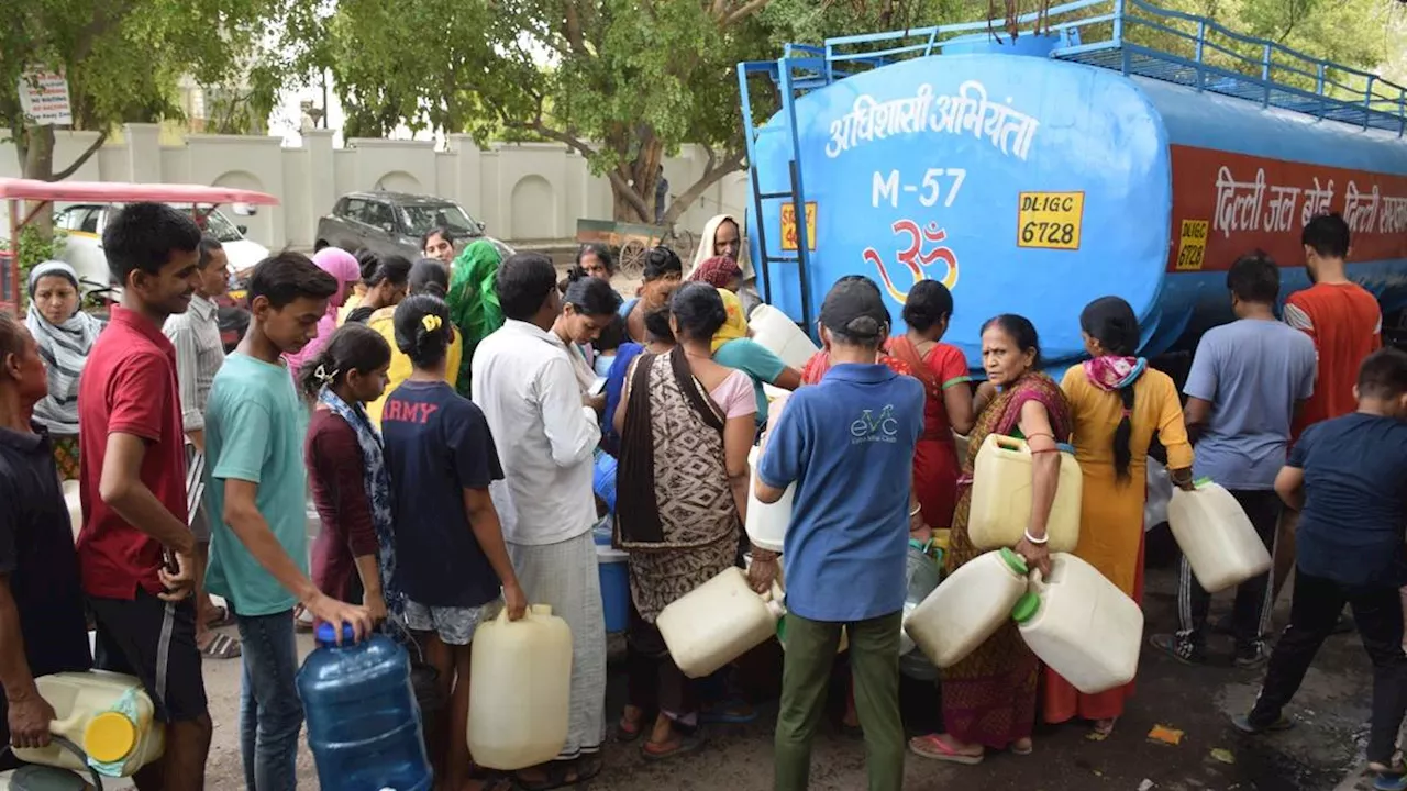 Delhi Water Crisis: पानी की कमी से चार-चार दिन से नहा नहीं पा रहे हैं बच्चे, भाजपा नेता का दावा