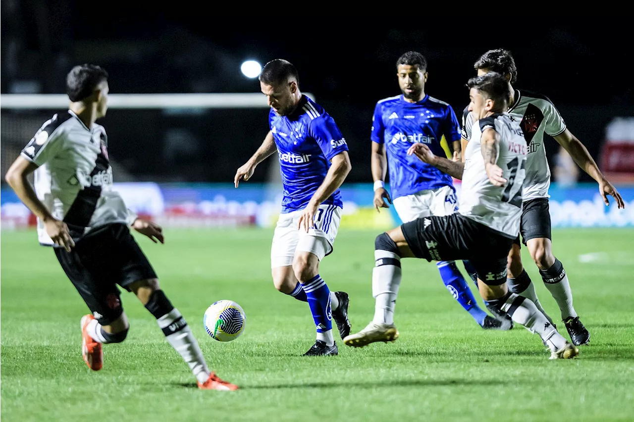 Vasco não sofre na defesa, mas cria pouco e fica no 0 a 0 com o Cruzeiro