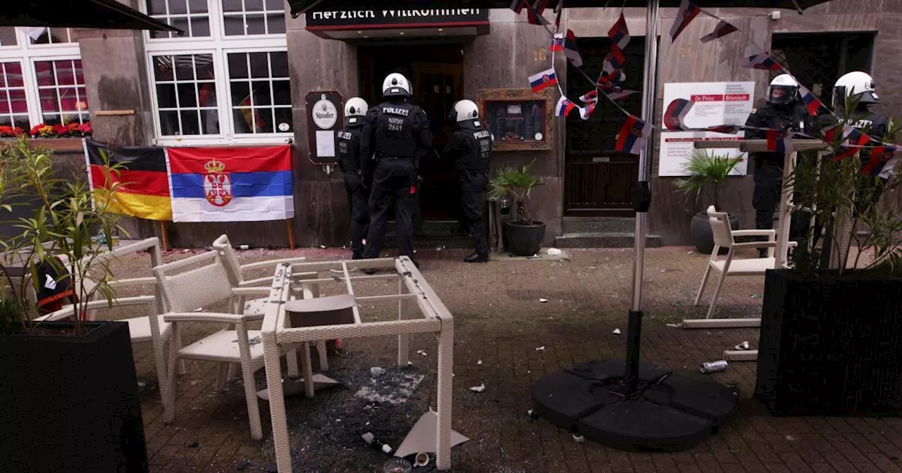 Wilde Fan-Prügelei vor EM-Hochrisiko-Spiel England gegen Serbien