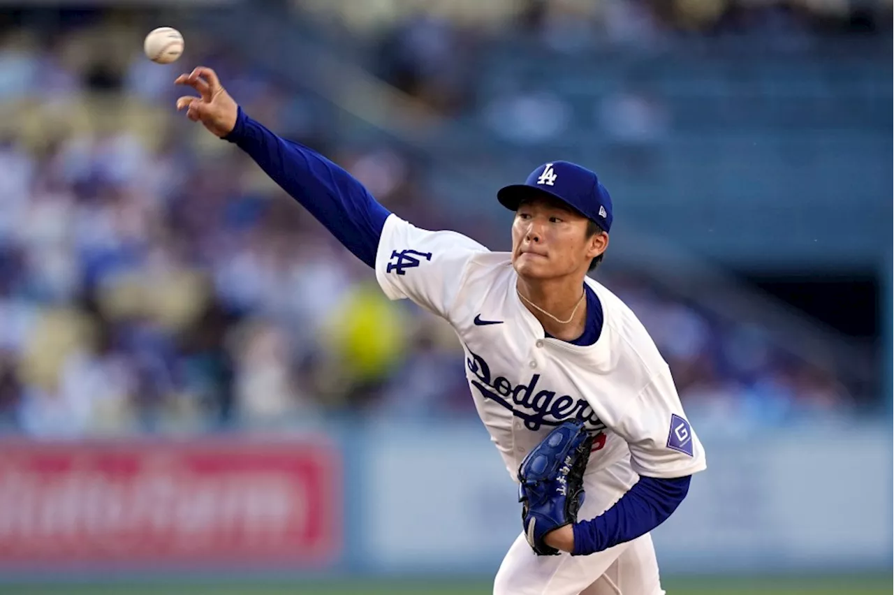 Dodgers’ Yoshinobu Yamamoto leaves game early against Royals