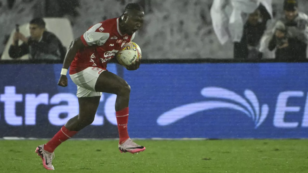  Hugo Rodallega empató la final entre Santa Fe y Bucaramanga: vea el golazo