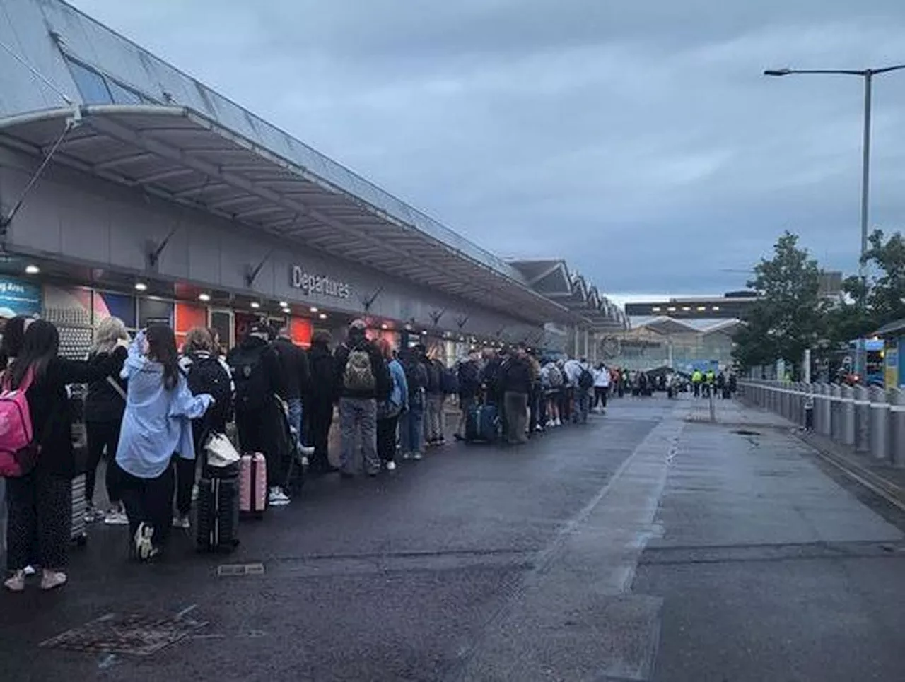 'Two and a half hours to get through security': More anger at new Birmingham Airport queues