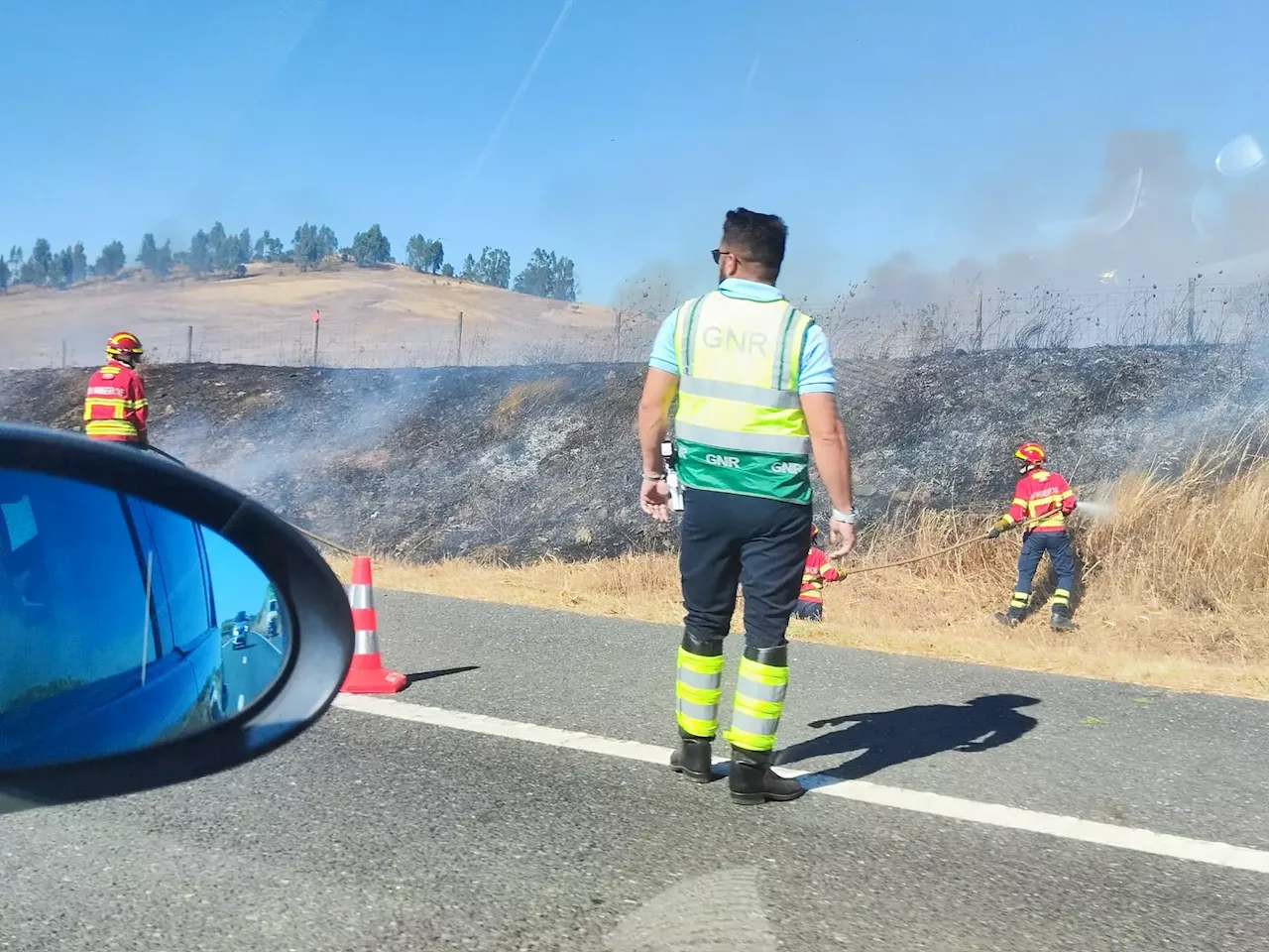 A2 reabre depois de fogo em Aljustrel ter cortado o trânsito