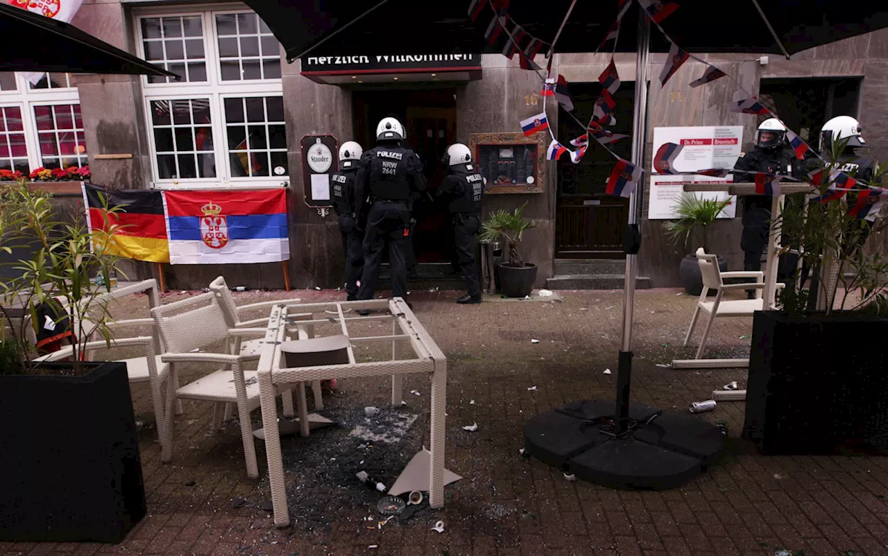 Fußball-EM: Randale in Gelsenkirchen vor dem Spiel Serbien gegen England