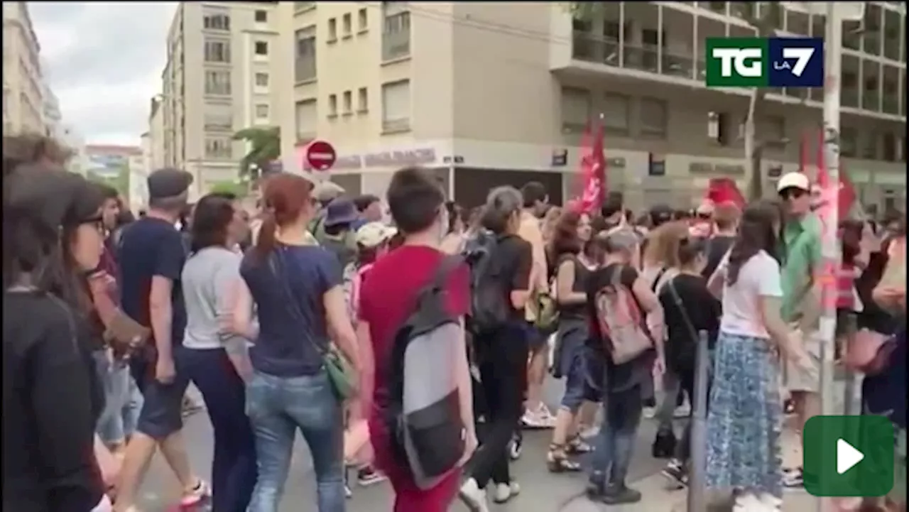 Francia, manifestazioni e cortei contro l'estrema destra: crescono le tensioni in vista del voto