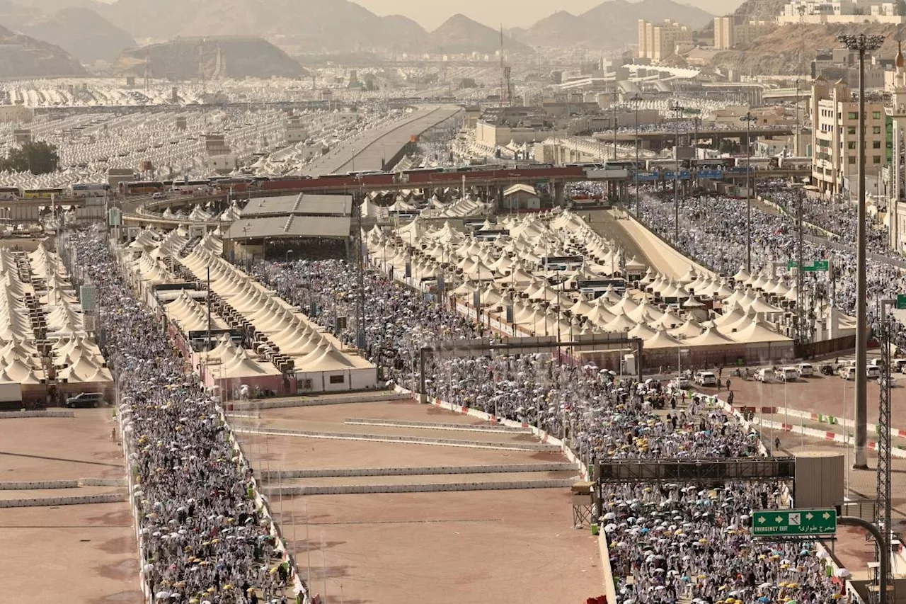 Hajj pilgrims 'stone the devil' as Muslims mark Eid al-Adha