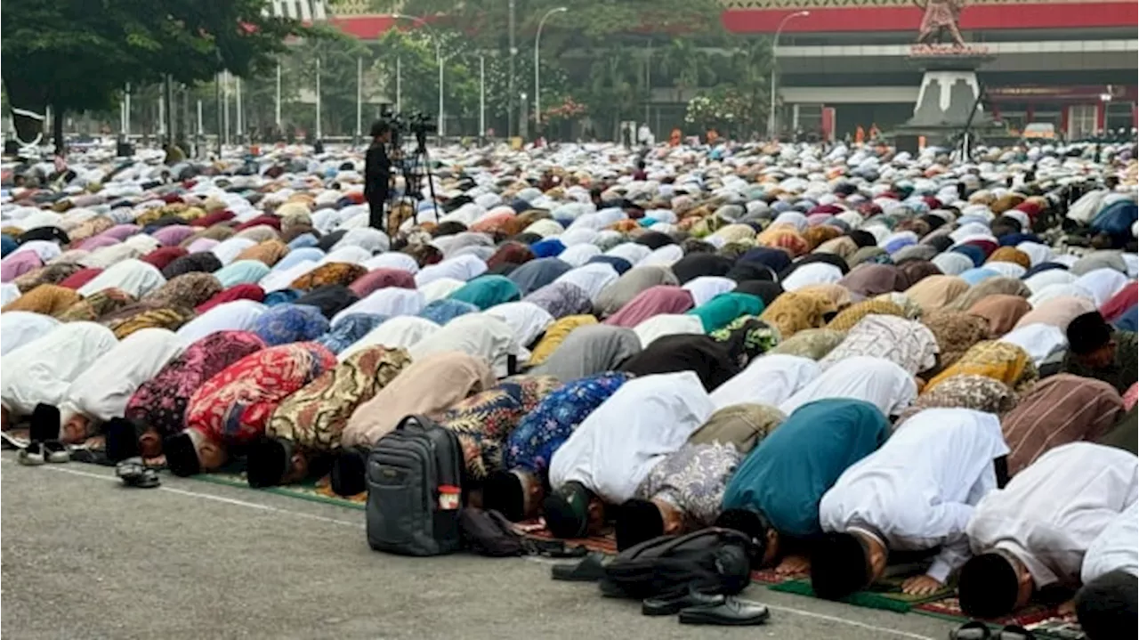 35 Ribu Jemaah MTA Ikuti Salat Idul Adha di Stadio Manahan, Solo