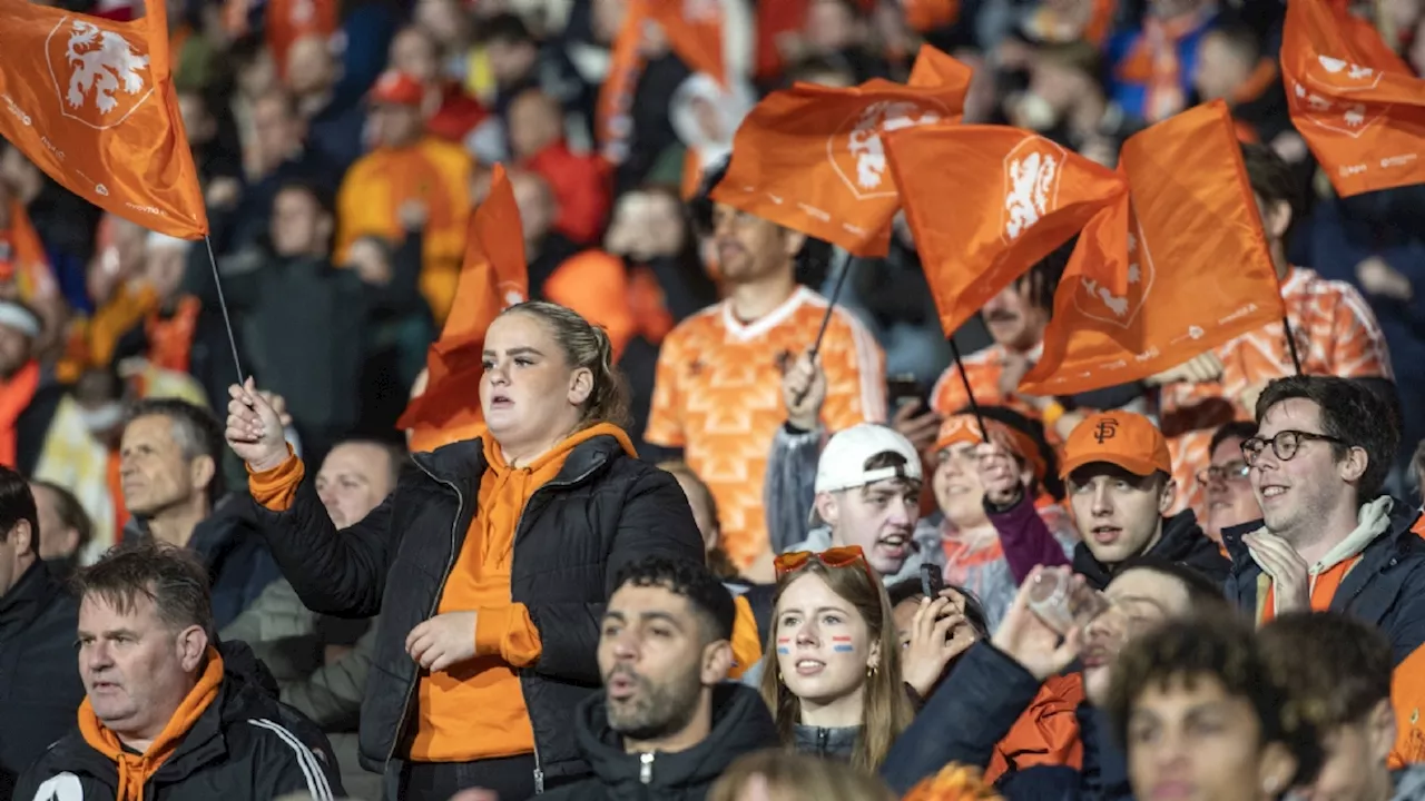 Fraaie beelden tonen hoe fans van het Nederlands elftal speelstad Hamburg compleet oranje kleuren