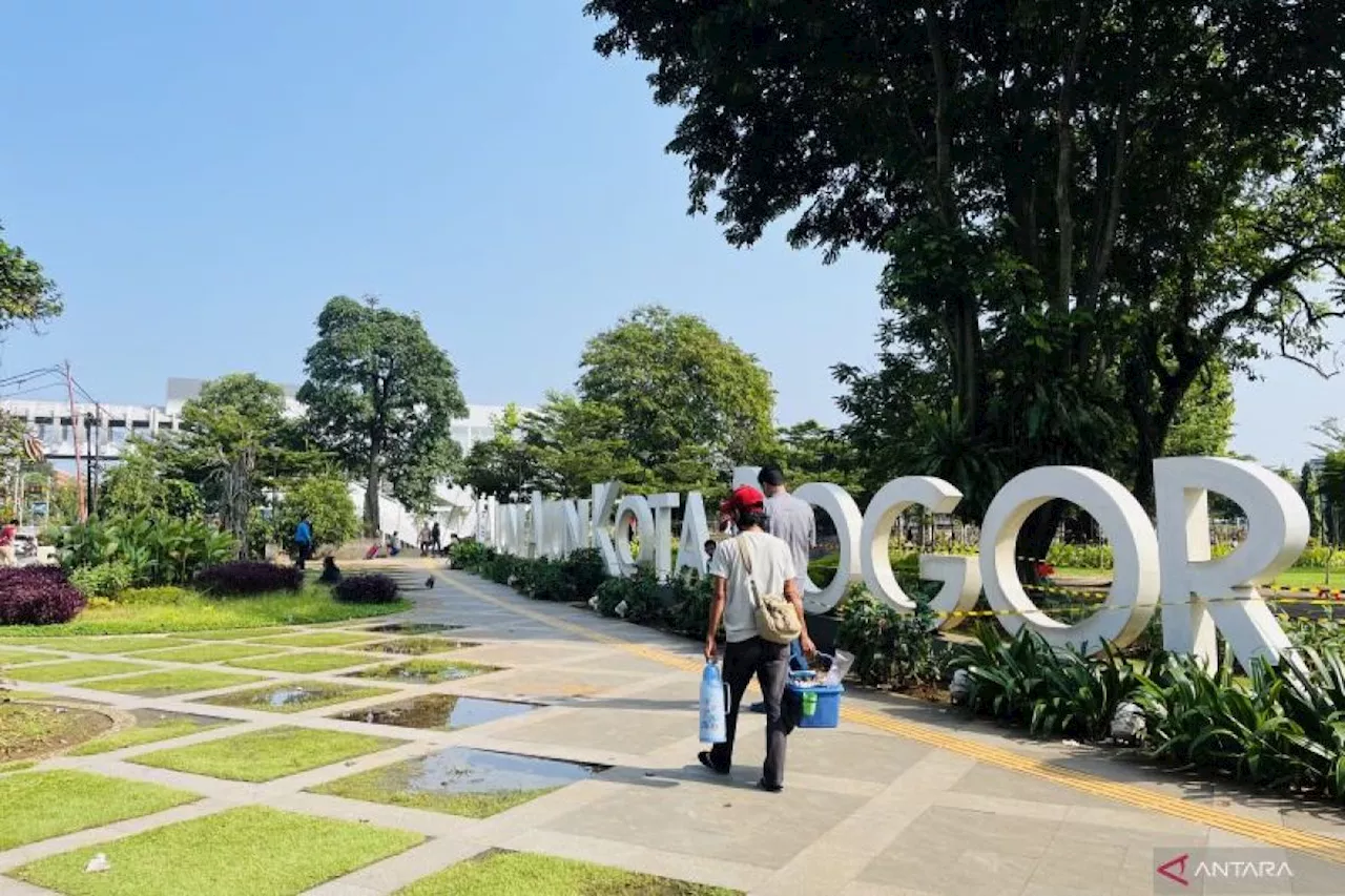 Pemkot lakukan penataan PKL di Alun-alun Kota Bogor