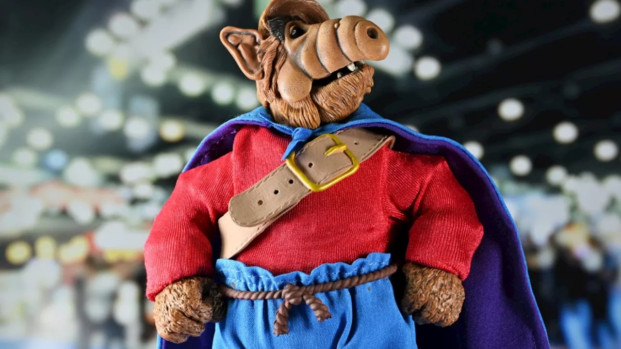 NECA Debuts Another SDCC Exclusive with the Ultimate Super ALF