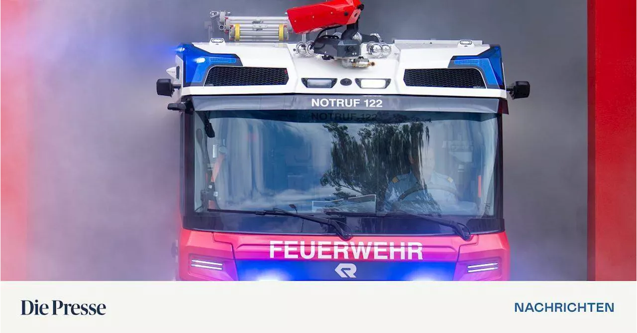 Betrunkener stiehlt Feuerwehrauto in Vorarlberg und fährt zu Nachtclub