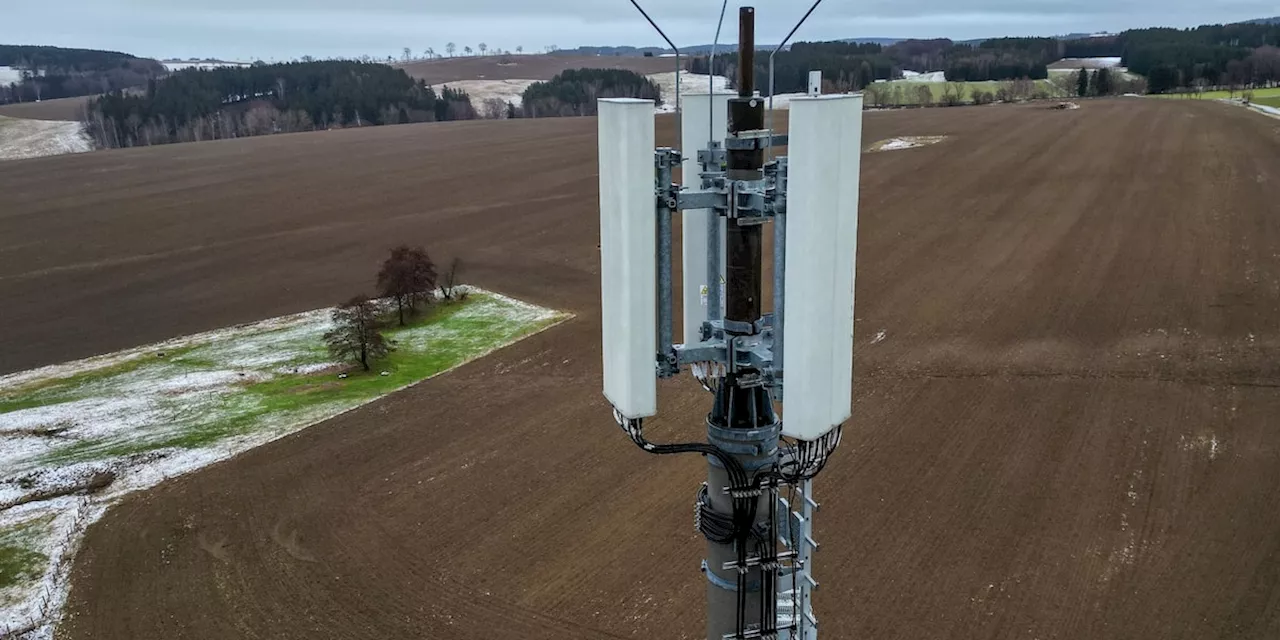 Mobilfunk: Netzagentur-Chef: Pflicht für flächendeckendes Handynetz